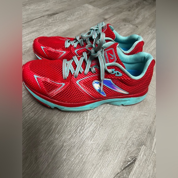 Newton Running Sneaker size 7 - Picture 4 of 7